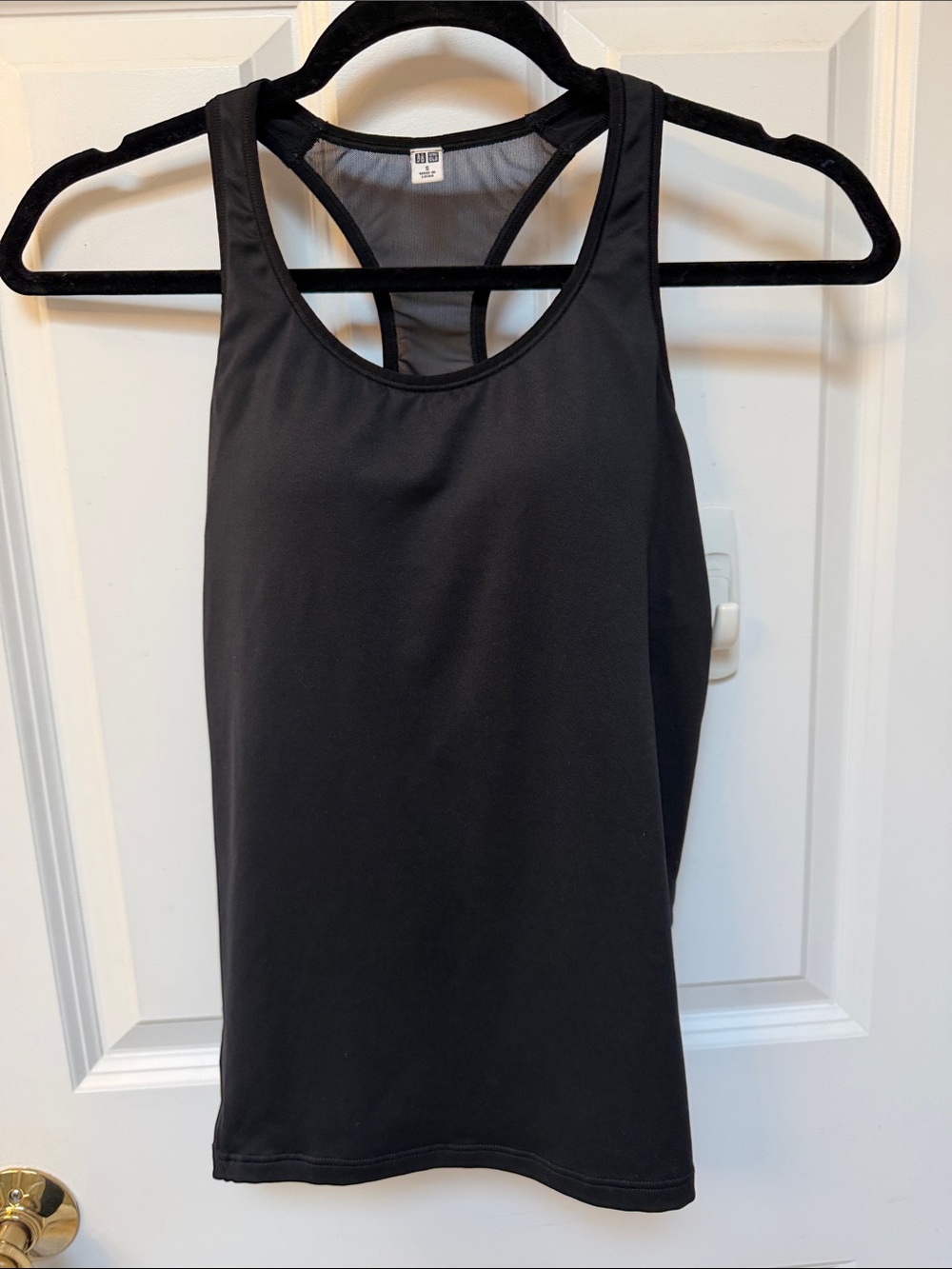 UNIQLO Black Racerback Active Tank Top Women's Workout Size S Padded Bra